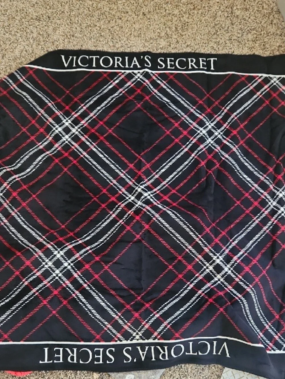 Victoria's Secret Black and Red‎ Plaid Sherpa Throw